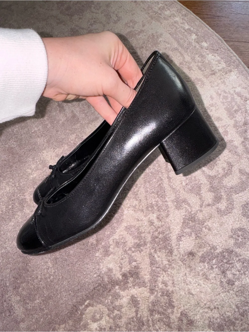 Tory Burch Women’s 8 45mm Cap-Toe Black Leather Pumps Shoes